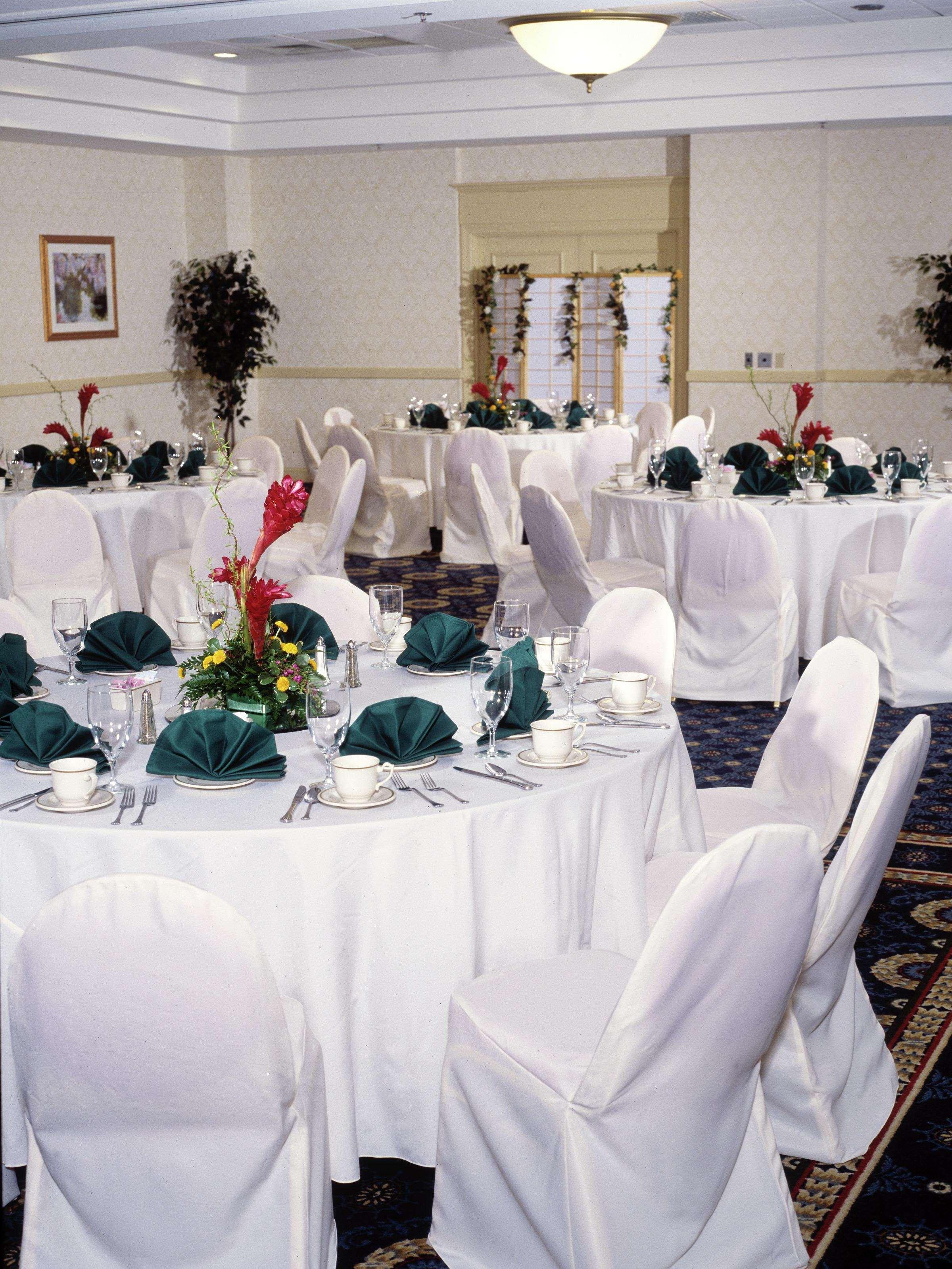 Embassy Suites Newark - Wilmington/South Restoran fotoğraf