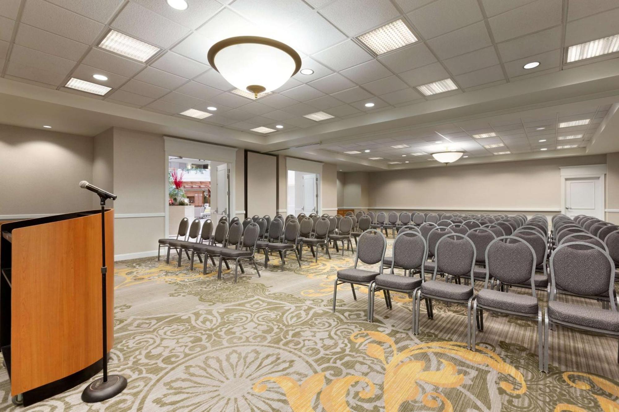 Embassy Suites Newark - Wilmington/South Dış mekan fotoğraf