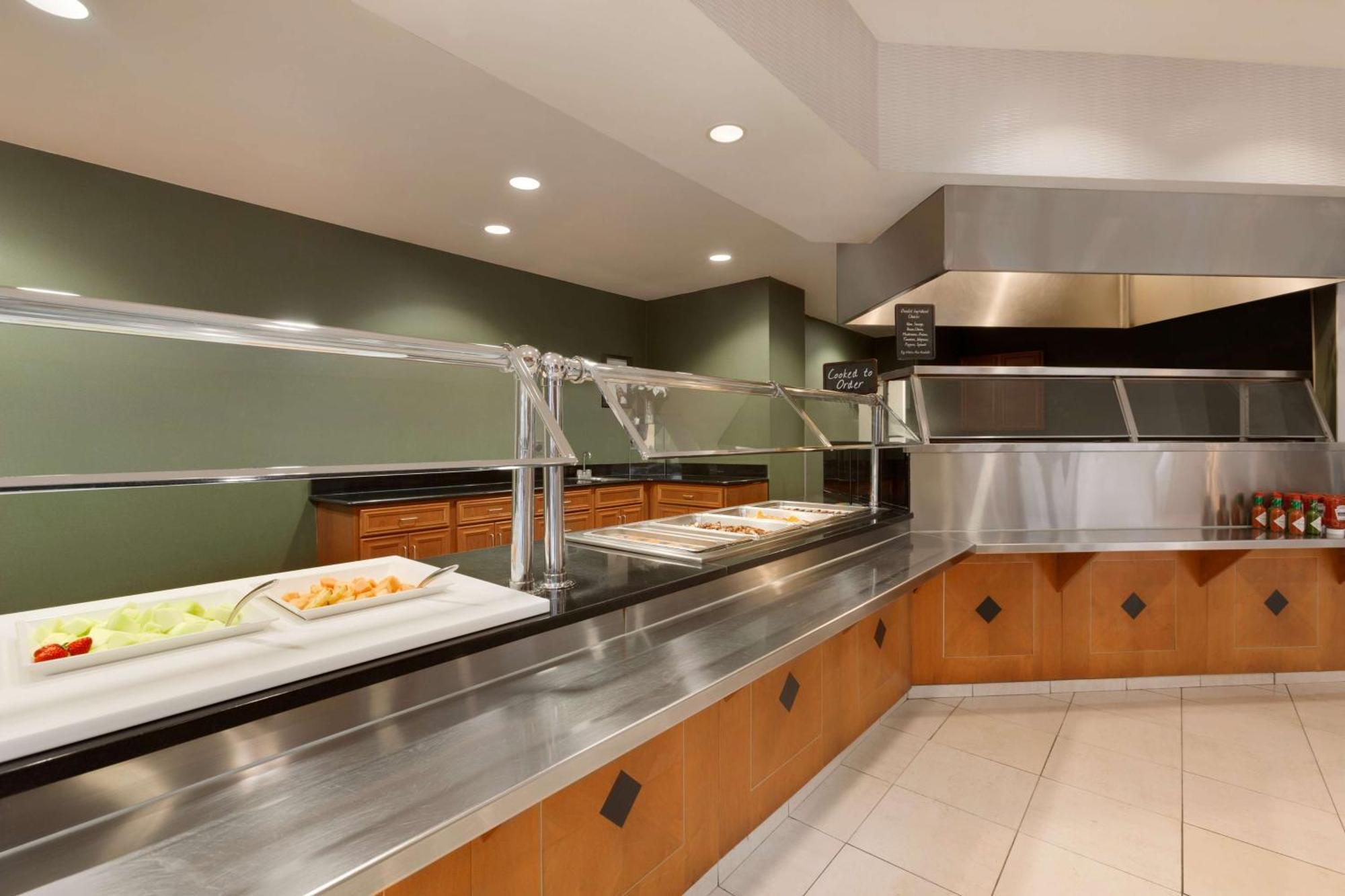 Embassy Suites Newark - Wilmington/South Dış mekan fotoğraf