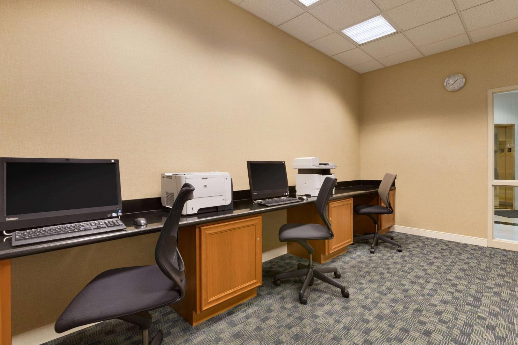 Embassy Suites Newark - Wilmington/South Dış mekan fotoğraf