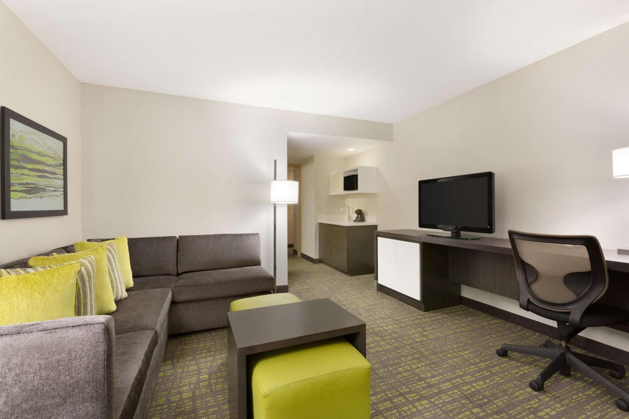 Embassy Suites Newark - Wilmington/South Dış mekan fotoğraf