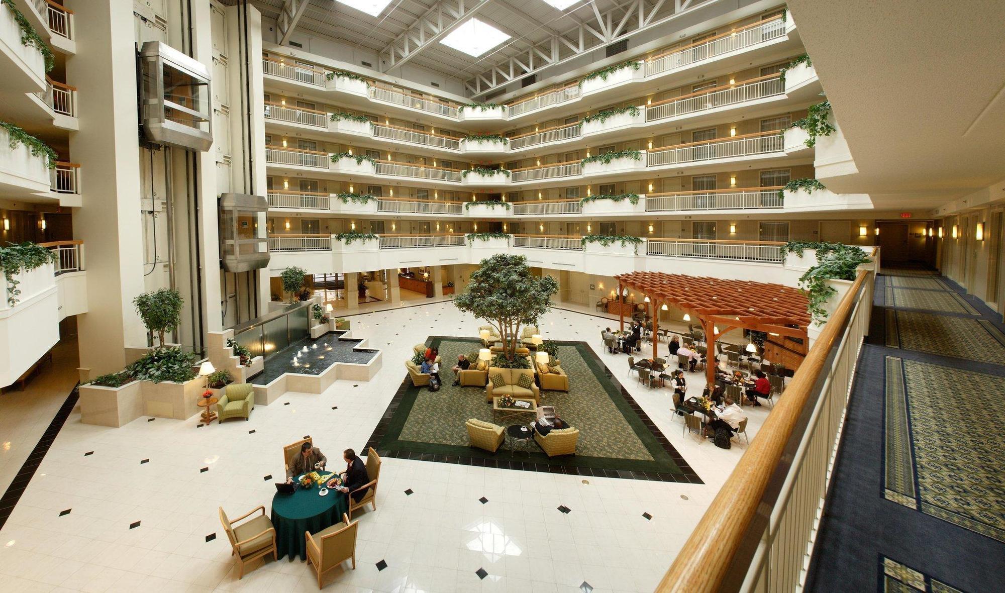 Embassy Suites Newark - Wilmington/South Dış mekan fotoğraf